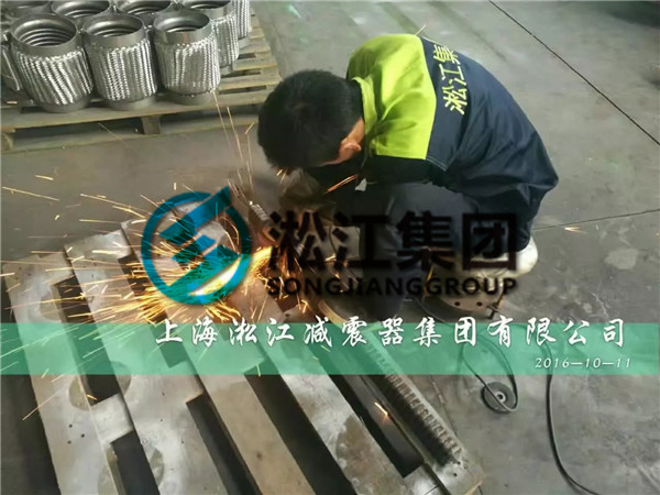 不銹鋼波紋補償器生產現(xiàn)場【忙的不亦樂乎】