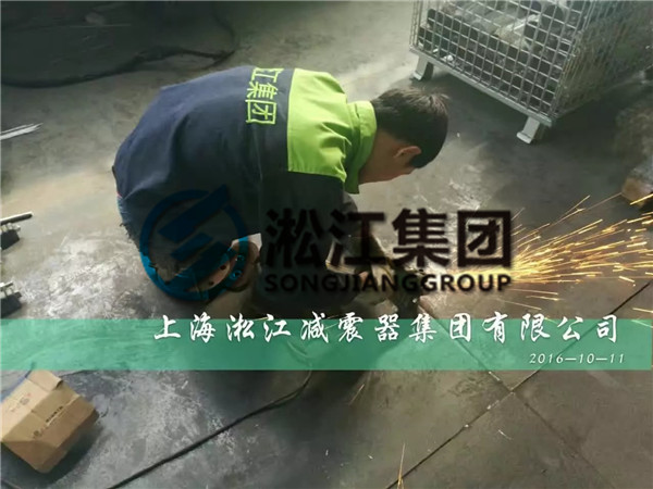 不銹鋼波紋補償器生產現(xiàn)場【忙的不亦樂乎】