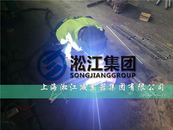 不銹鋼波紋補償器生產現(xiàn)場【忙的不亦樂乎】
