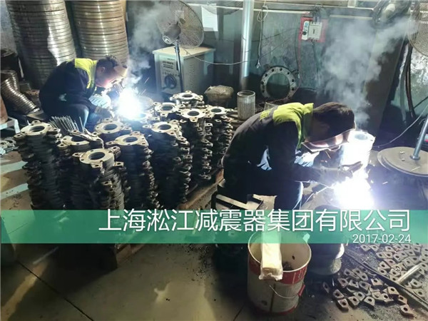 大翻邊橡膠接頭在什么樣的情況下使用