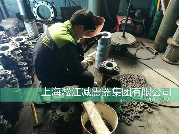 大翻邊橡膠接頭的優(yōu)點(diǎn)和安裝方法