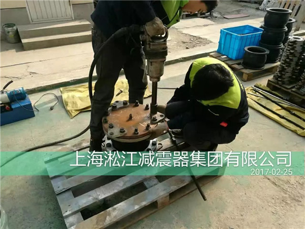 管道中使用橡膠接頭如何選擇防腐的材料？