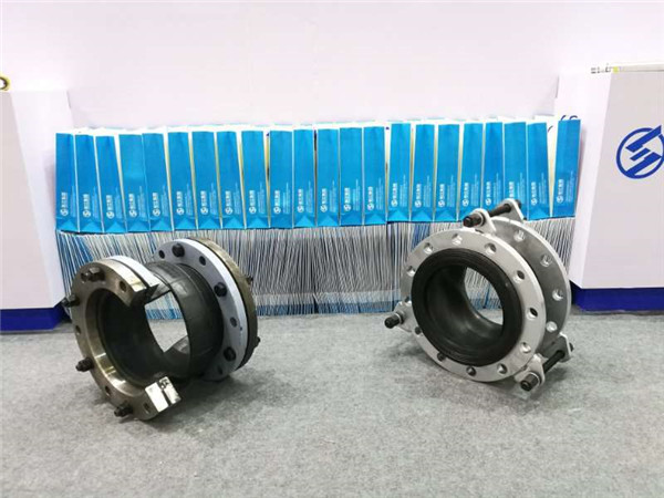 PN10、DN250球形橡膠接頭外層橡膠，內(nèi)襯PTFE法蘭材質(zhì)為304