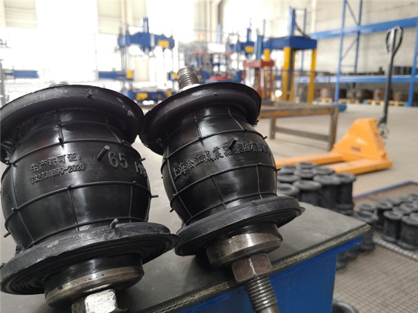 DN100-PN1.0-CS/EPDM 無標(biāo)橡膠接頭