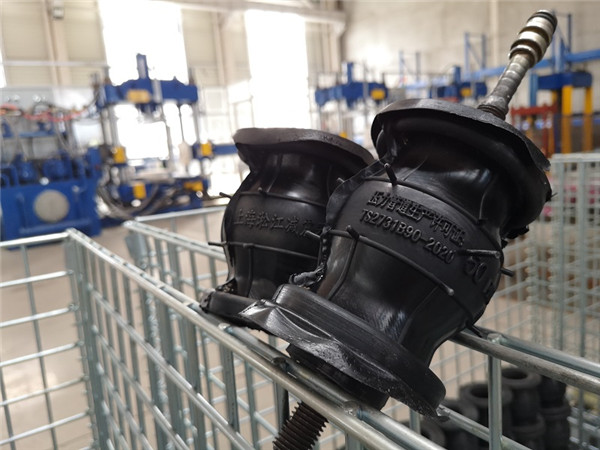 DN100-PN1.0-CS/EPDM 無標(biāo)橡膠接頭